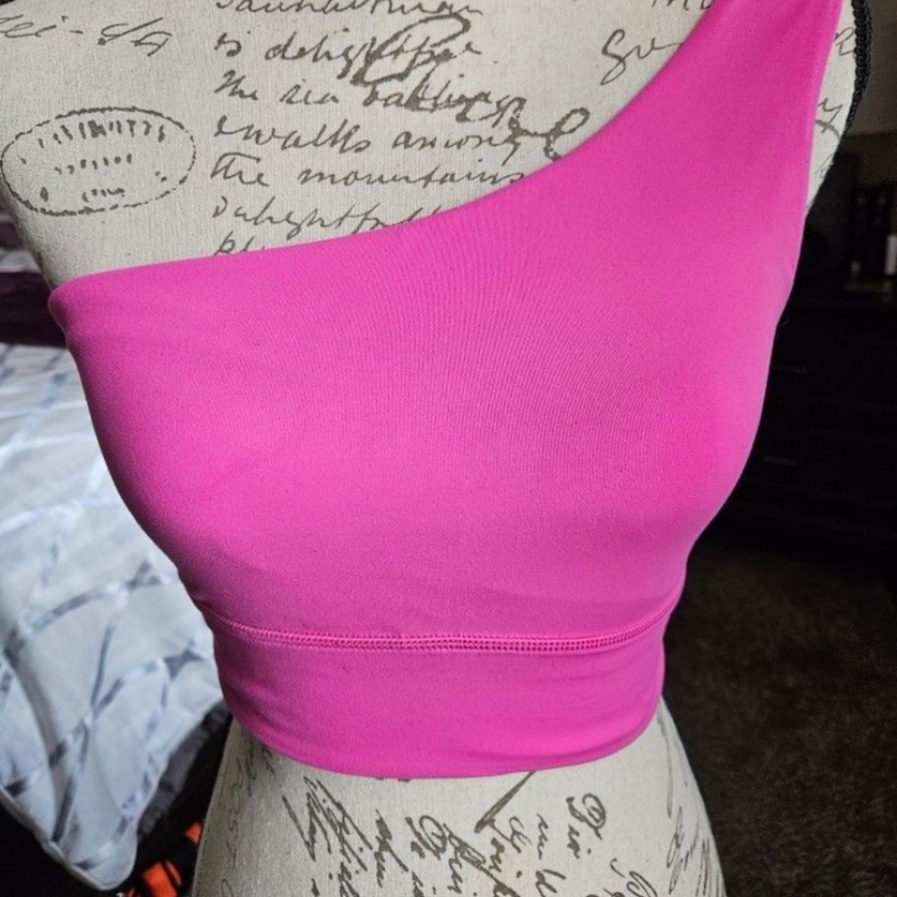 Lululemon Fuscia Pink Energy Bra